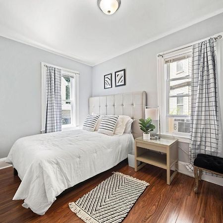 Cozy Up In 5Br Apt Near Charming Oak Square Бостън Екстериор снимка