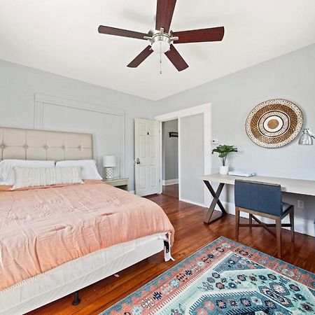 Cozy Up In 5Br Apt Near Charming Oak Square Бостън Екстериор снимка