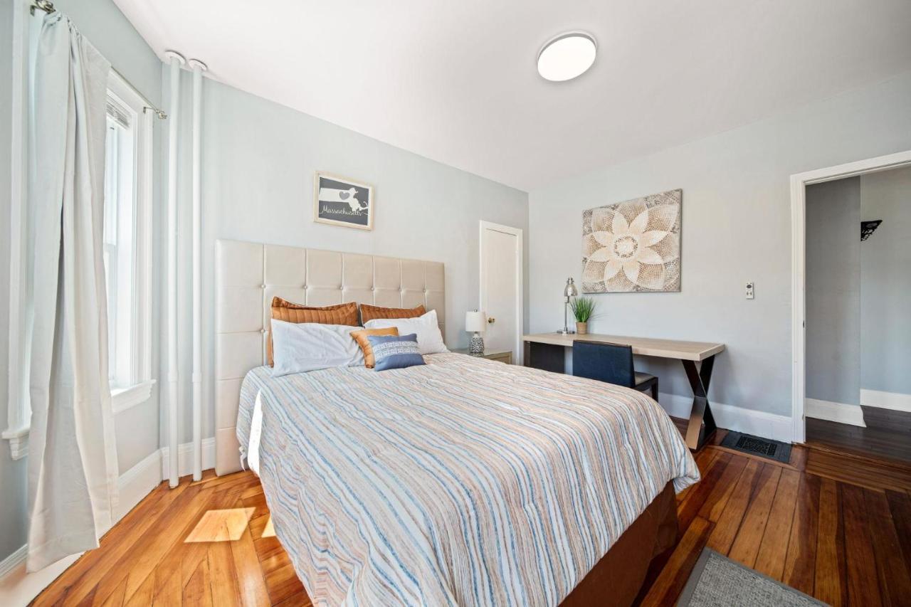 Cozy Up In 5Br Apt Near Charming Oak Square Бостън Екстериор снимка