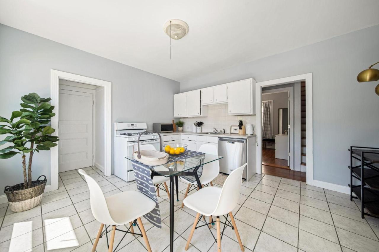 Cozy Up In 5Br Apt Near Charming Oak Square Бостън Екстериор снимка