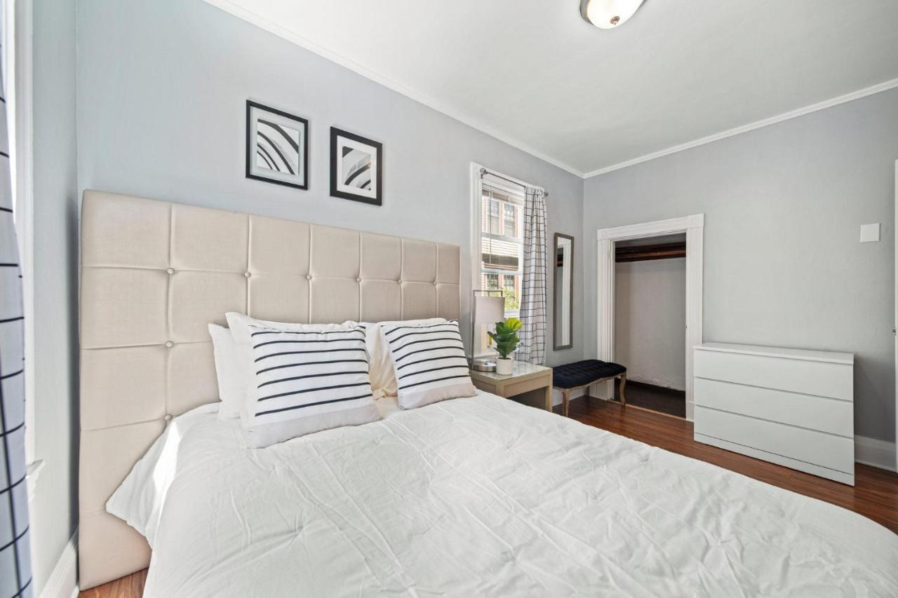 Cozy Up In 5Br Apt Near Charming Oak Square Бостън Екстериор снимка